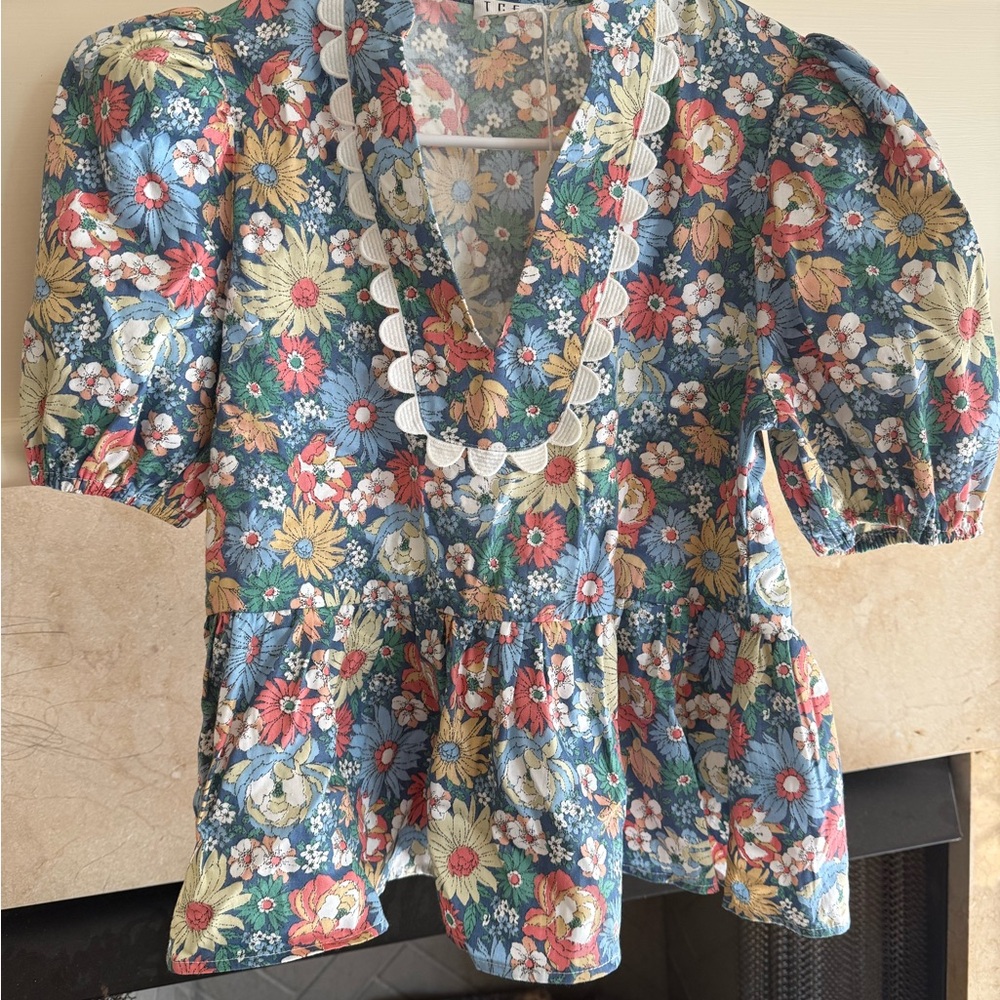 TCEC Red and Blue Floral Ruffled Peplum Blouse